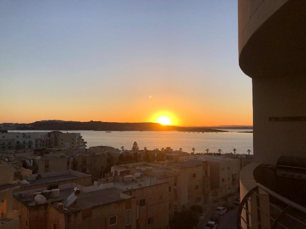 Sunset Holiday Apartment St. Paul's Bay Exterior photo